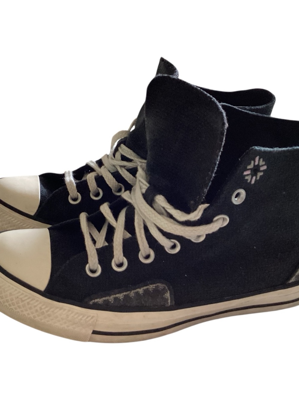 Converse High Top Black Sneaker Embroidered  Floral Detail Ladies size 9 - Picture 10 of 12